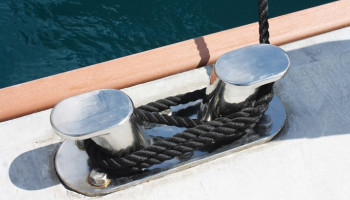Palm Harbor Marina yacht showing stainless steel cleats